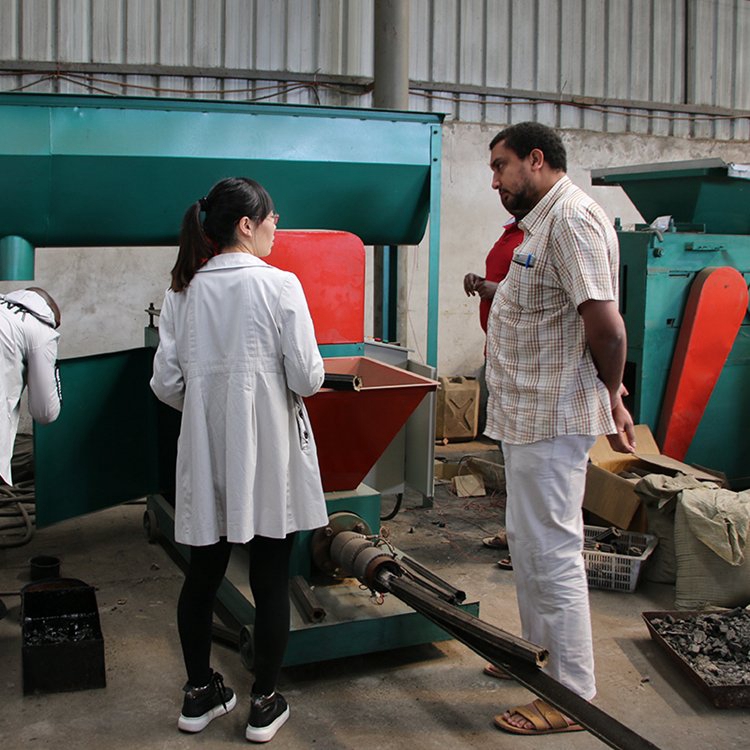 木炭機廠家告訴你原木炭和機制炭的不同在哪里？